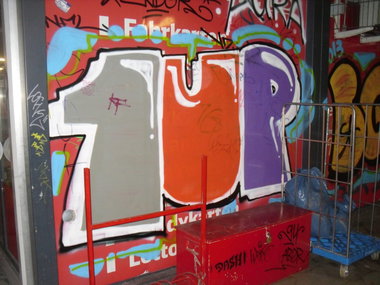 Graffiti Bombing - Photo by columbiandreams - 1up