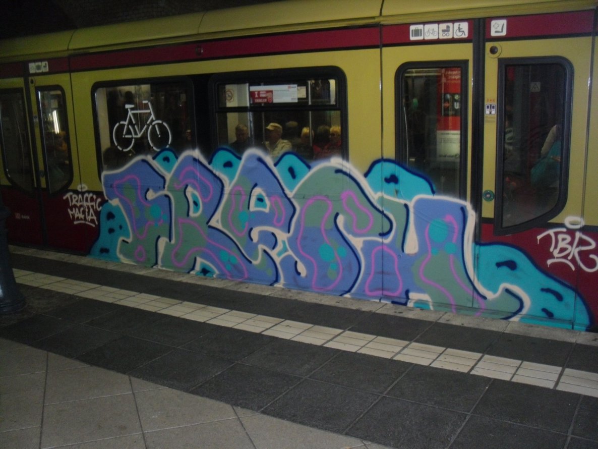 Graffiti Train - Photo by columbiandreams - tbr, fresh (2013)