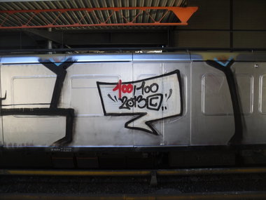 Graffiti Train - Photo by columbiandreams - coa (2013)