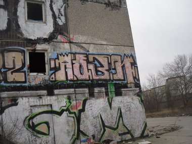 Graffiti Bombing - Photo by columbiandreams - noen, mr