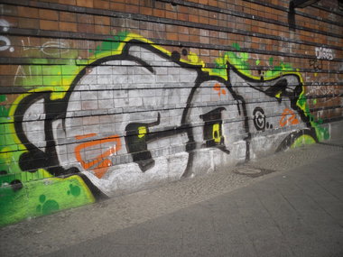 Graffiti Bombing - Photo by columbiandreams - Coa