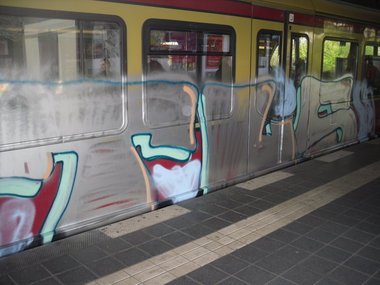 Graffiti Train - Photo by columbiandreams - tls (2014)
