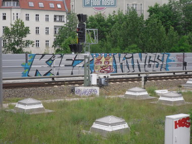 Graffiti Bombing - Photo by columbiandreams - kings, kiez, kings