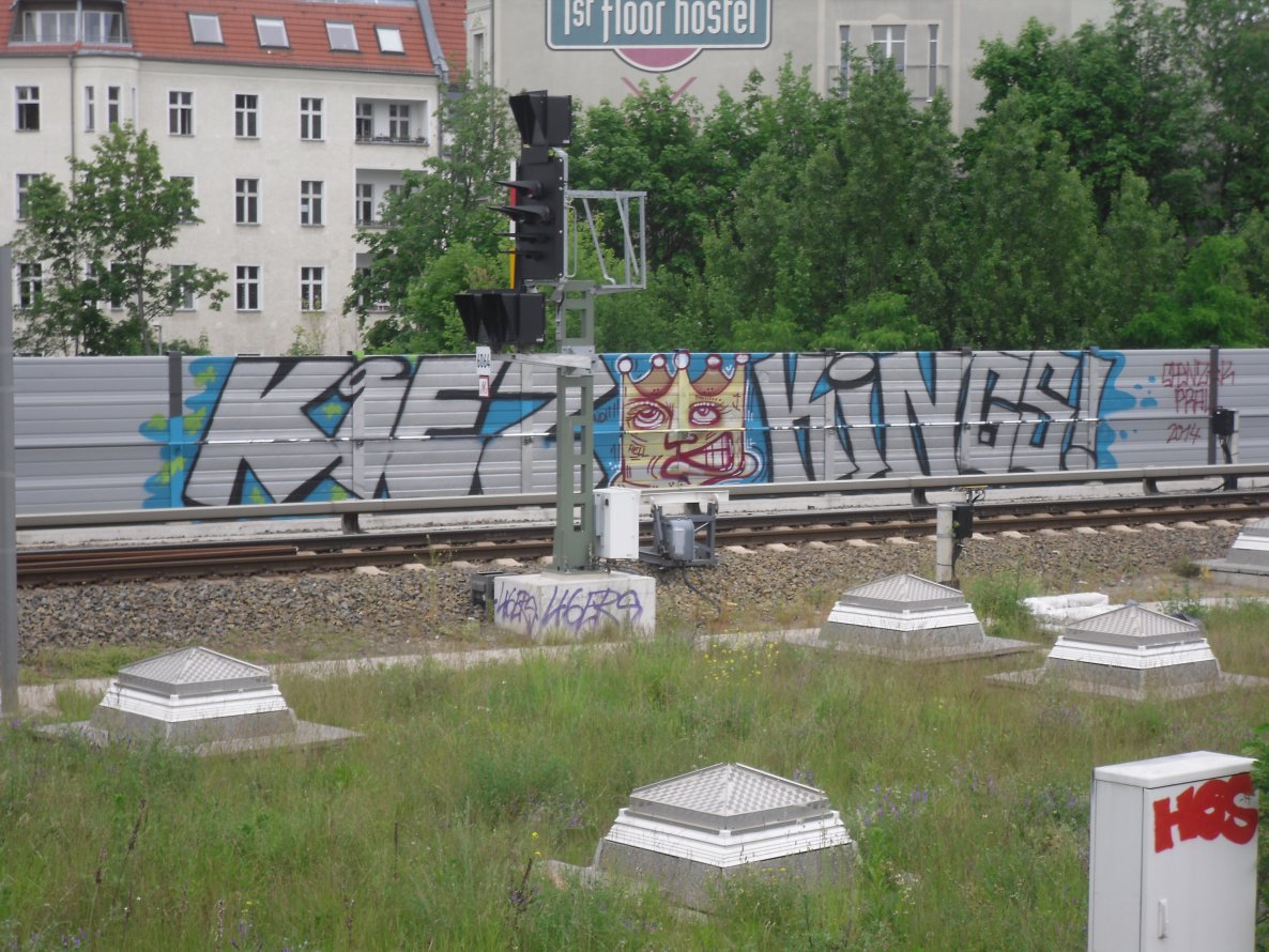 Graffiti Bombing - Photo by columbiandreams - kings, kiez, kings