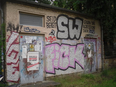 Graffiti Bombing - Photo by columbiandreams - fick, sw