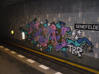 Graffiti Bombing - Photo by columbiandreams - replay, tbr (2014)