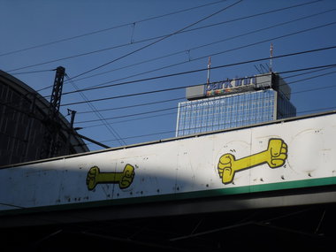 Graffiti Bombing - Photo by columbiandreams - kripoe, cbs