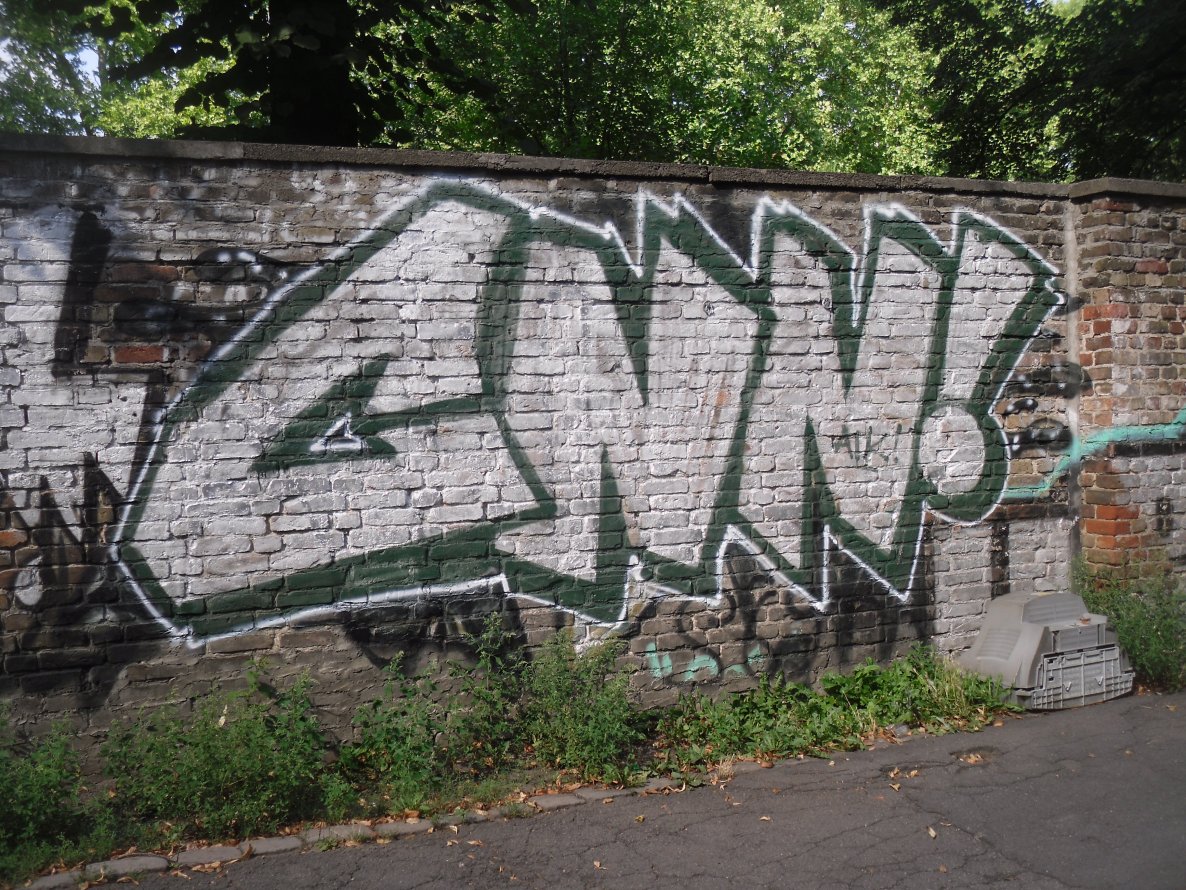 Graffiti Bombing - Photo by columbiandreams - cnn