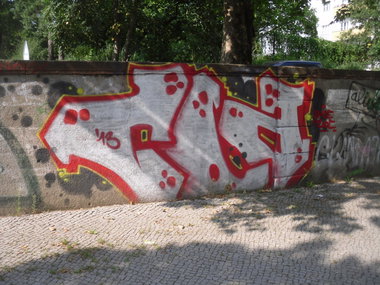 Graffiti Bombing - Photo by columbiandreams - coa (2013)
