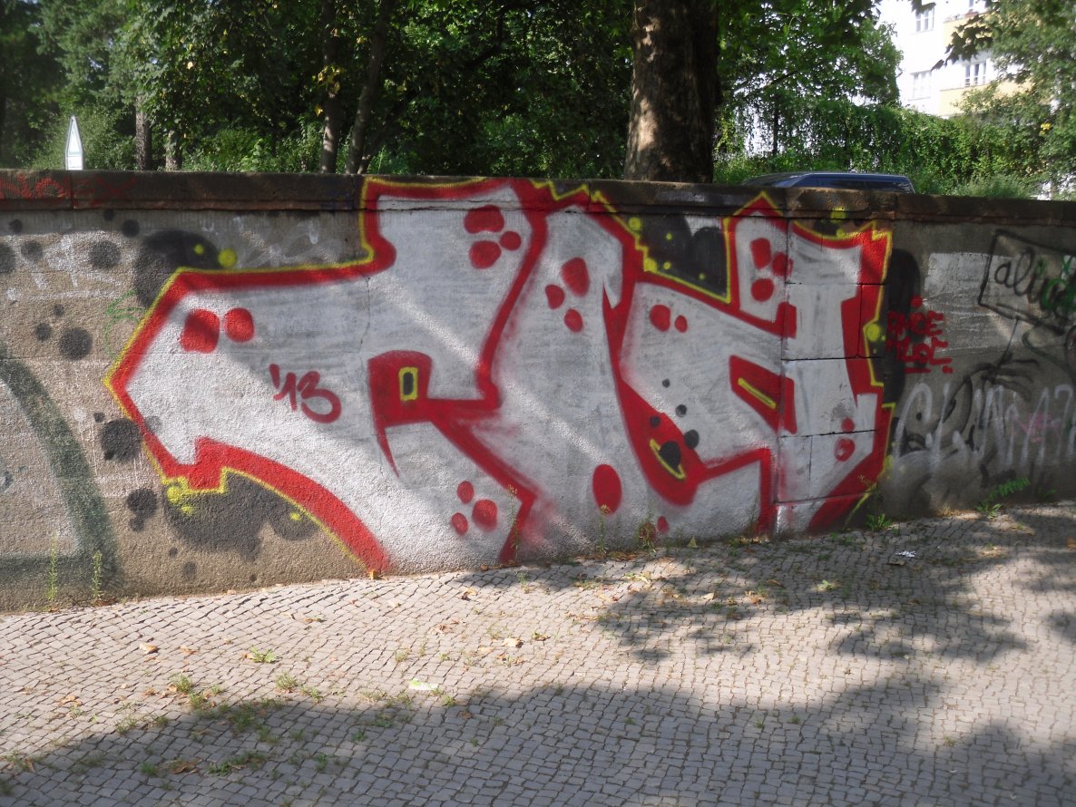 Graffiti Bombing - Photo by columbiandreams - coa (2013)
