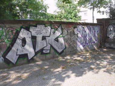 Graffiti Bombing - Photo by columbiandreams - atk, 2mult (2013)