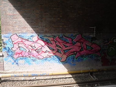 Graffiti Wall - Photo by columbiandreams - pesd, qb