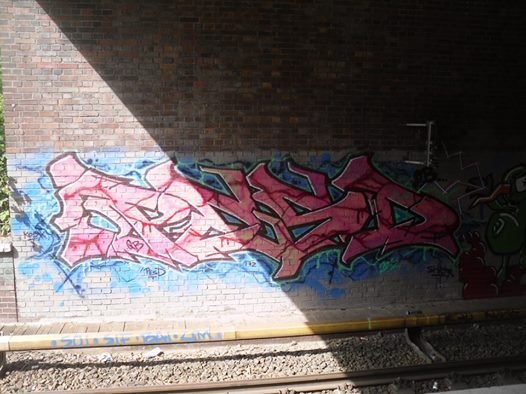 Graffiti Wall - Photo by columbiandreams - pesd, qb