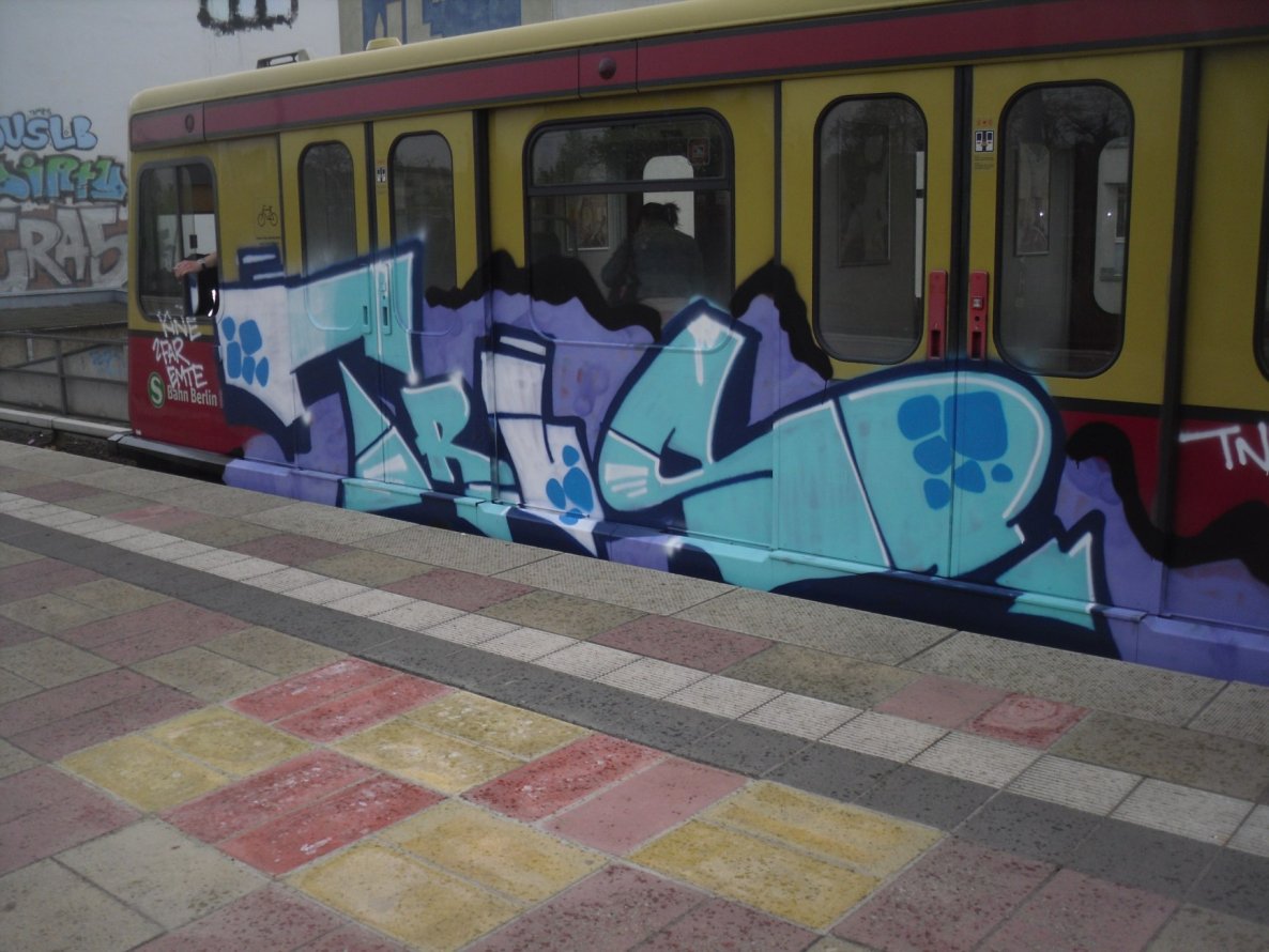 Graffiti Train - Photo by columbiandreams