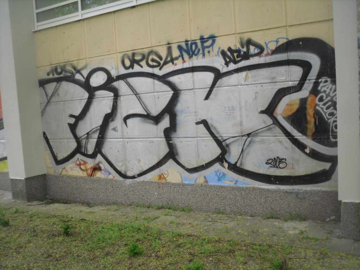 Graffiti Wall - Photo by columbiandreams