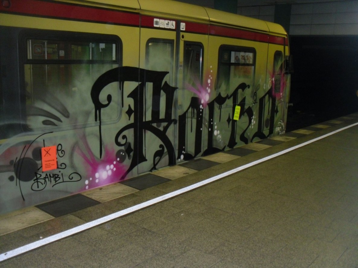 Graffiti Train - Photo by columbiandreams - rocko, rocco, ghs (2014)