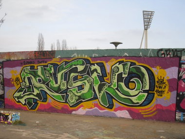 Graffiti Wall - Photo by columbiandreams - frost, rusk, bioe (2014)