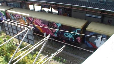 Graffiti Train - Photo by columbiandreams - rck (2014)