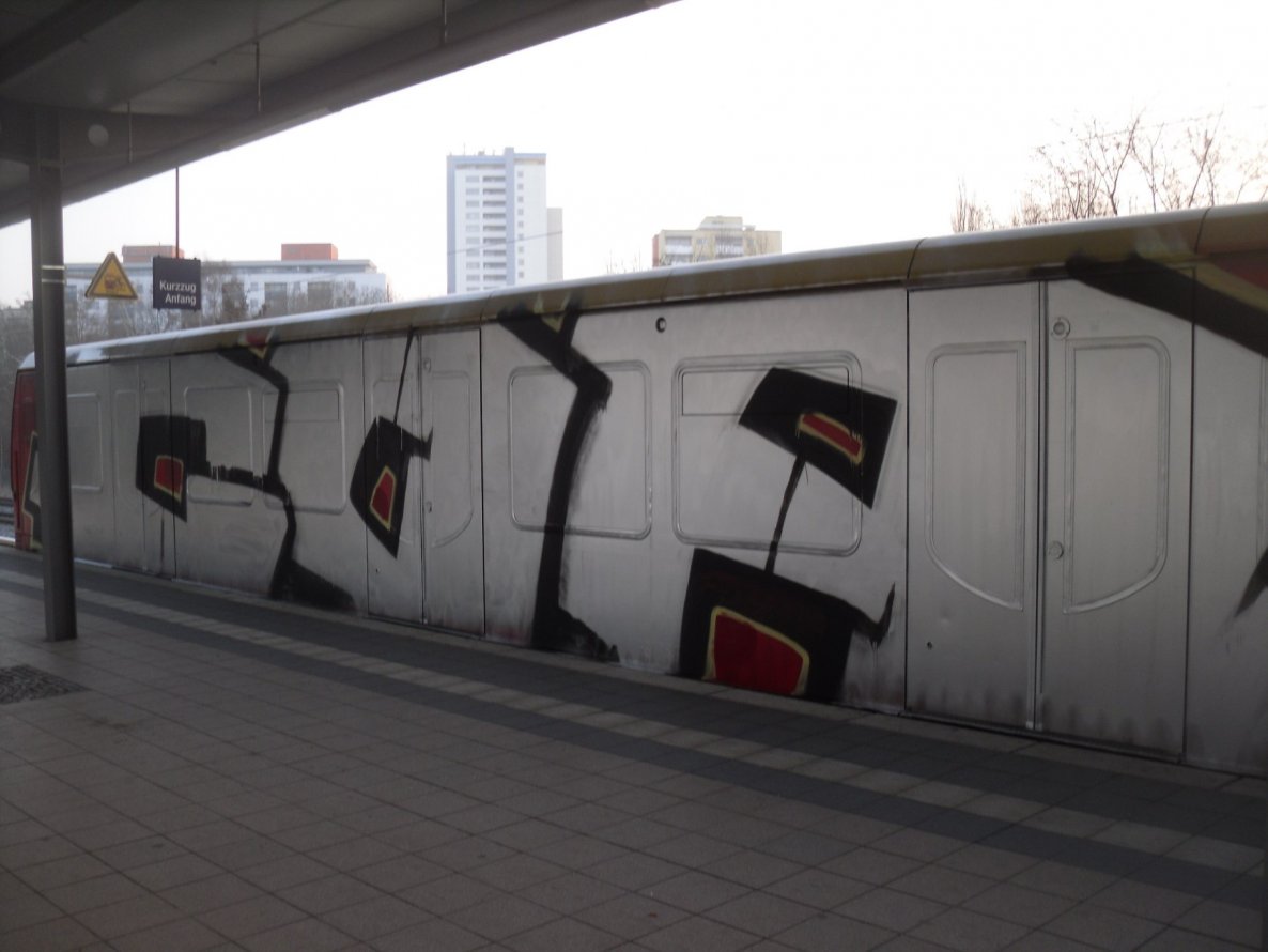 Graffiti Train - Photo by columbiandreams - coa