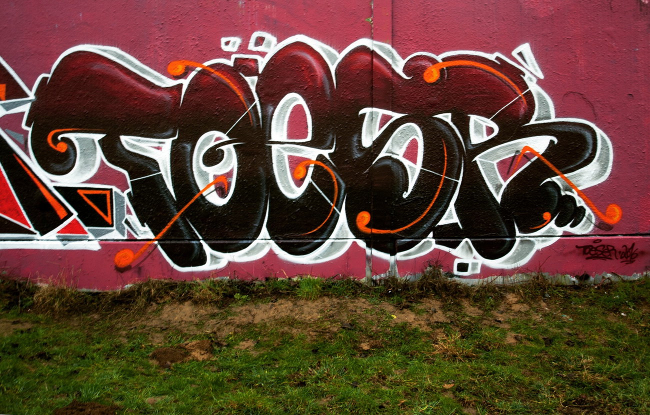 Graffiti Wall - Photo by concretcolours - Toesr, Supercrew (2016)
