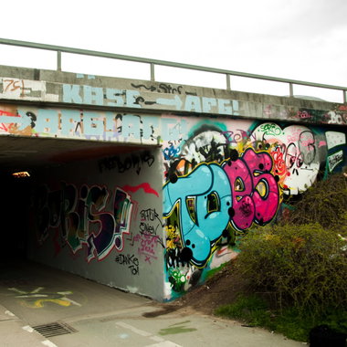 Graffiti Wall - Photo by concretcolours - TOES, SUPER, CREW (2016)
