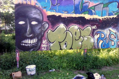 Graffiti Wall in Lauterbach - Photo by concretcolours (2013)