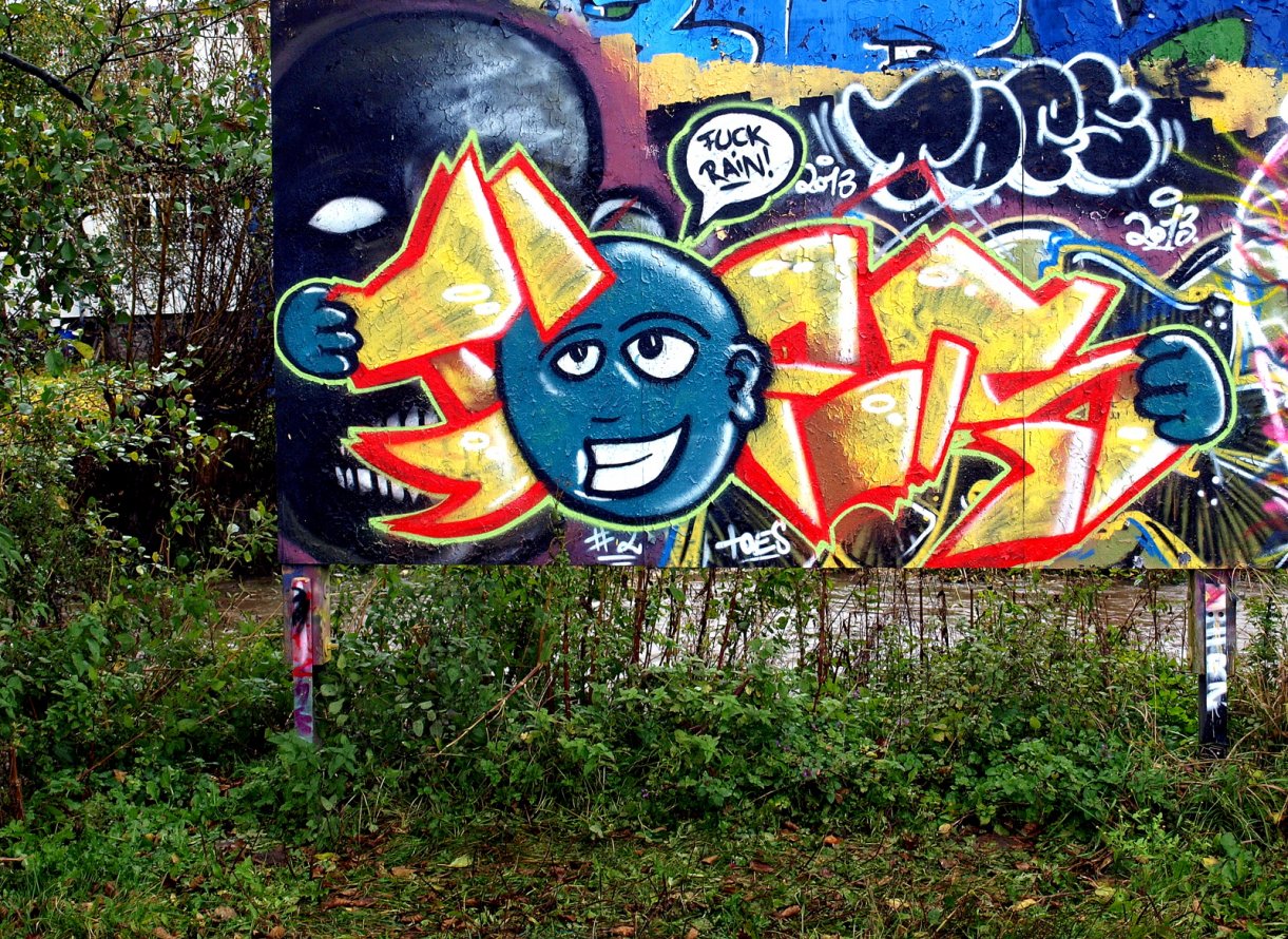 Graffiti Wall in Lauterbach - Photo by concretcolours - Toes, rain, fuck (2013)