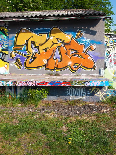 Graffiti Wall - Photo by concretcolours - Toes (2014)