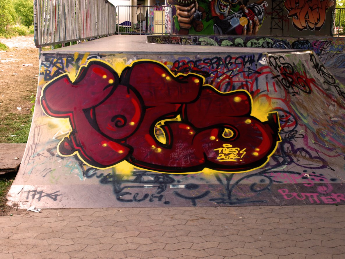 Graffiti Bombing - Photo by concretcolours