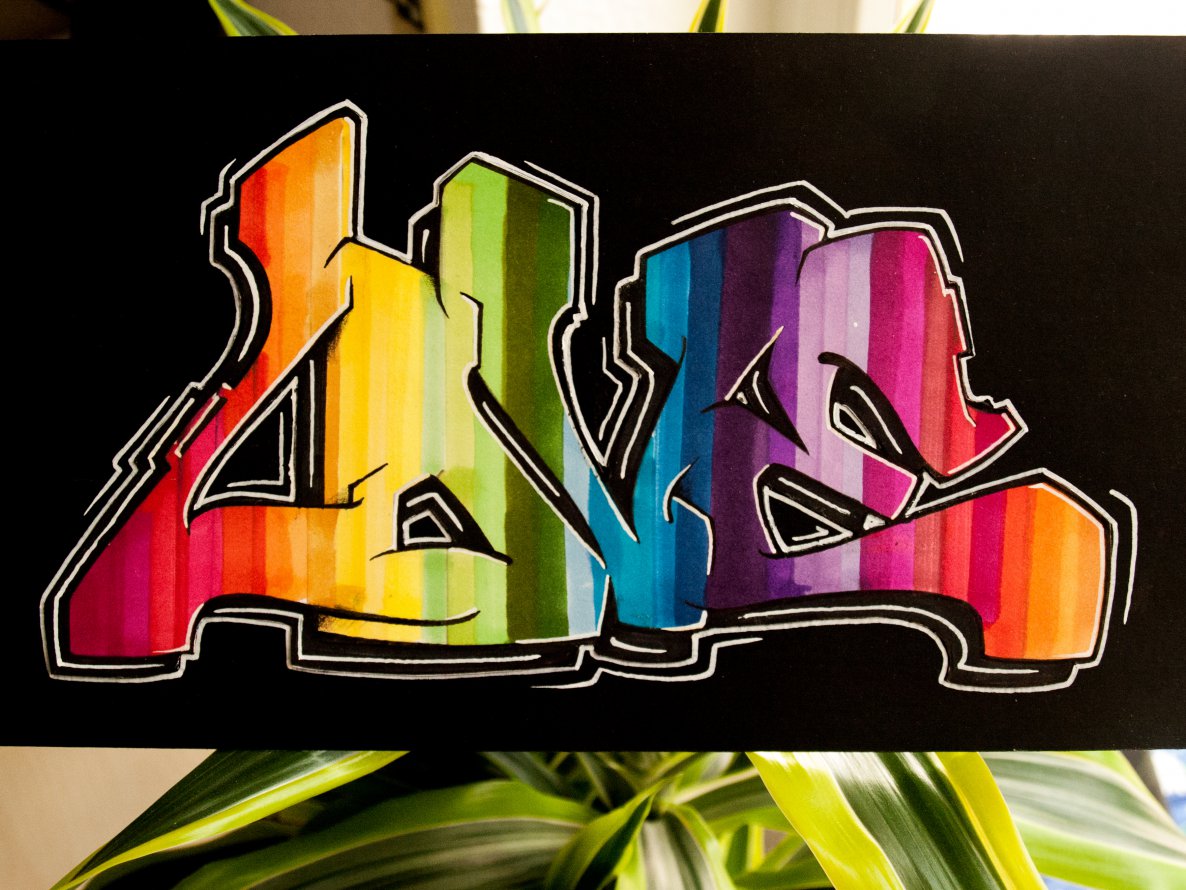 Graffiti Sketch - Photo by concretcolours - LOVE, Toes (2014)