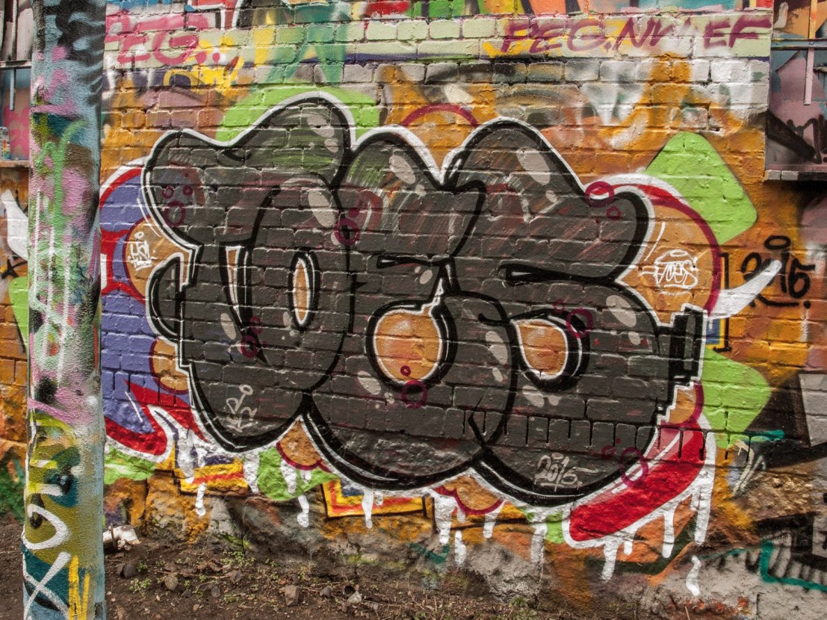 Graffiti Wall in Leipzig - Photo by concretcolours - Toes, SC (2015)