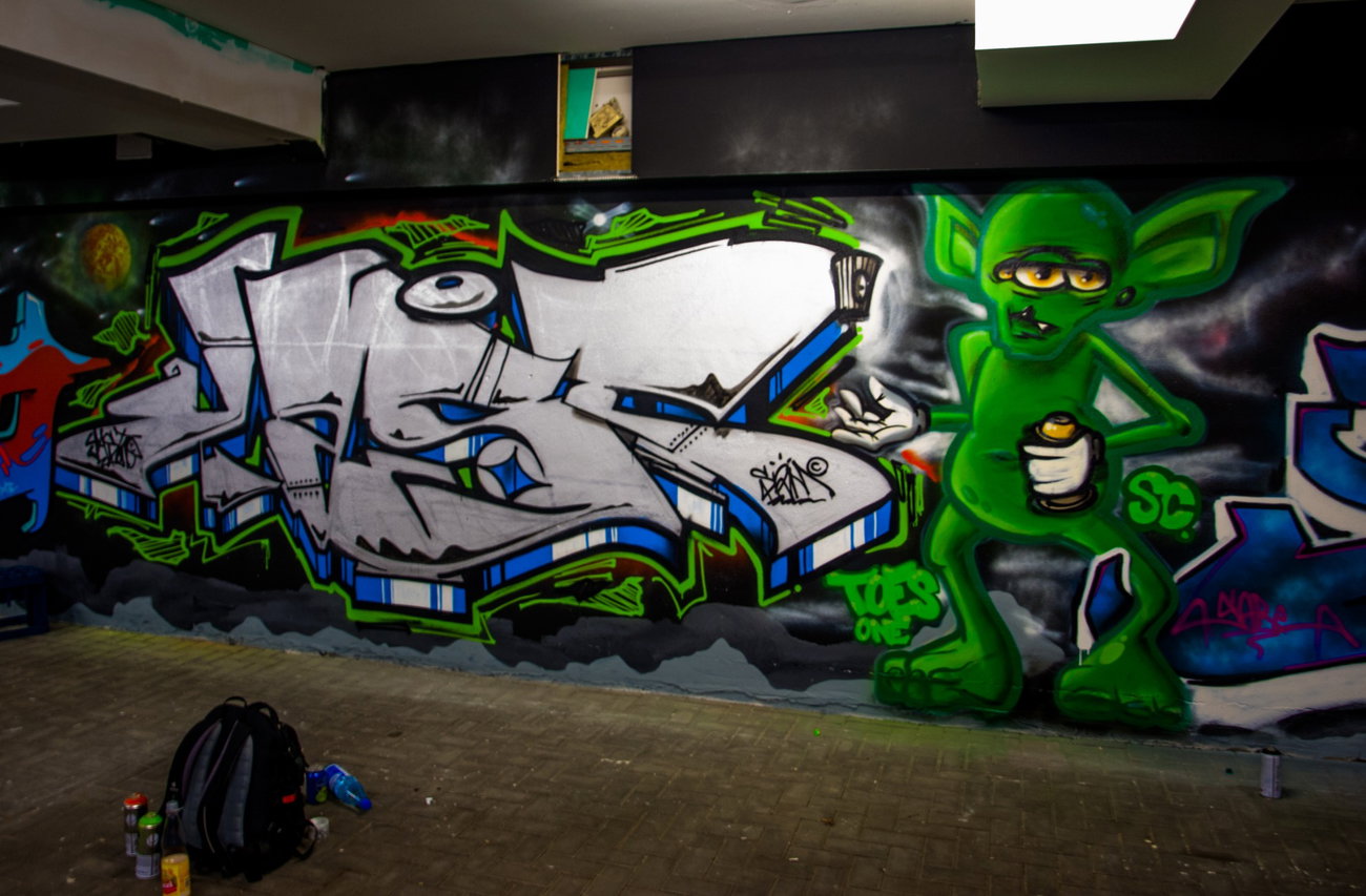 Graffiti Wall - Photo by concretcolours - YAST, TOES, ADK (2015)