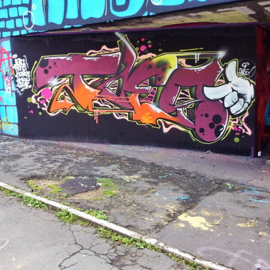 Graffiti Wall - Photo by concretcolours - TOES, SUPERCREW (2016)
