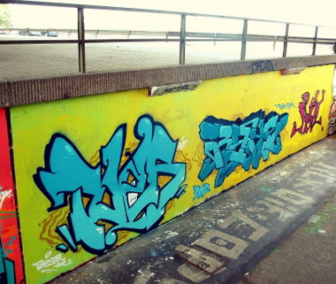Graffiti Wall - Photo by concretcolours - TOES, RAYS, ROST (2015)