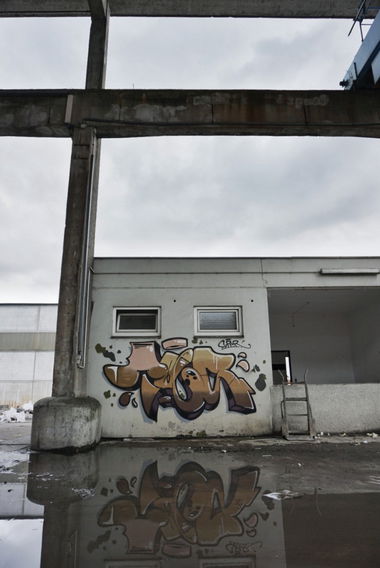 Graffiti Wall - Photo by concretcolours - TOES, SC, SUPERCREW (2018)