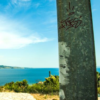 Graffiti Artwork - Photo by concretcolours - TOES, vacation (2016)