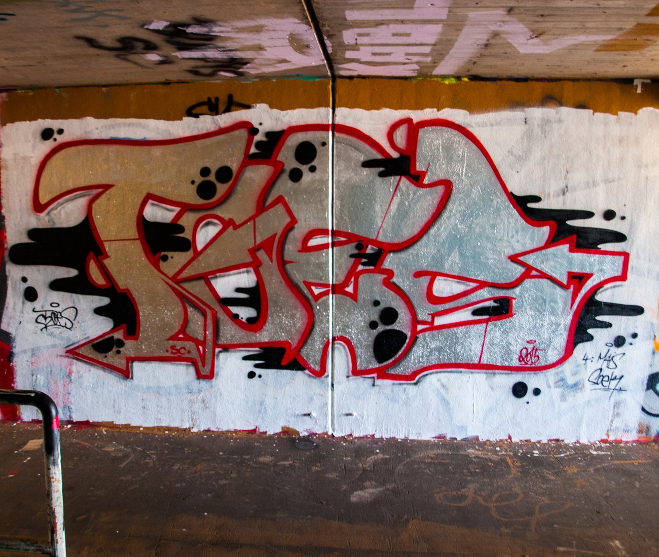 Graffiti Wall - Photo by concretcolours - Toes, SC, Mais (2015)