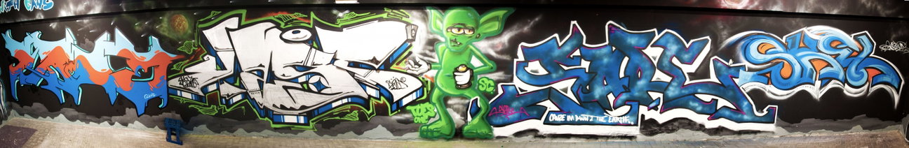 Graffiti Wall - Photo by concretcolours - ARMY, YAST, TOES (2015)