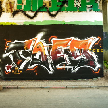 Graffiti Wall - Photo by concretcolours - TOES (2016)