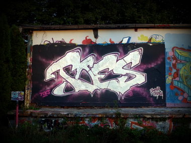 Graffiti Wall - Photo by concretcolours - Toes, Supercrew (2015)