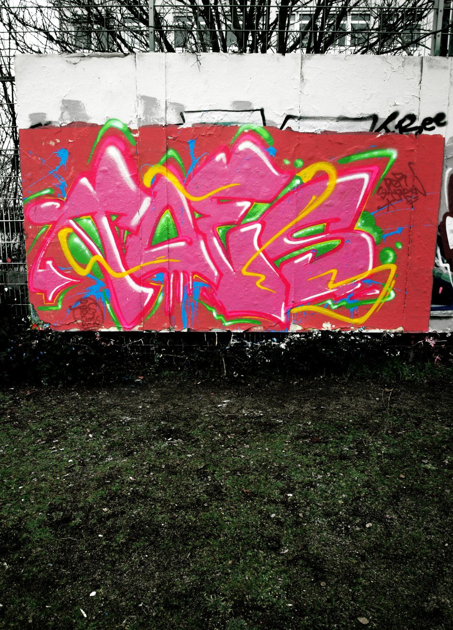 Graffiti Wall - Photo by concretcolours - TOES, SUPERCREW (2016)