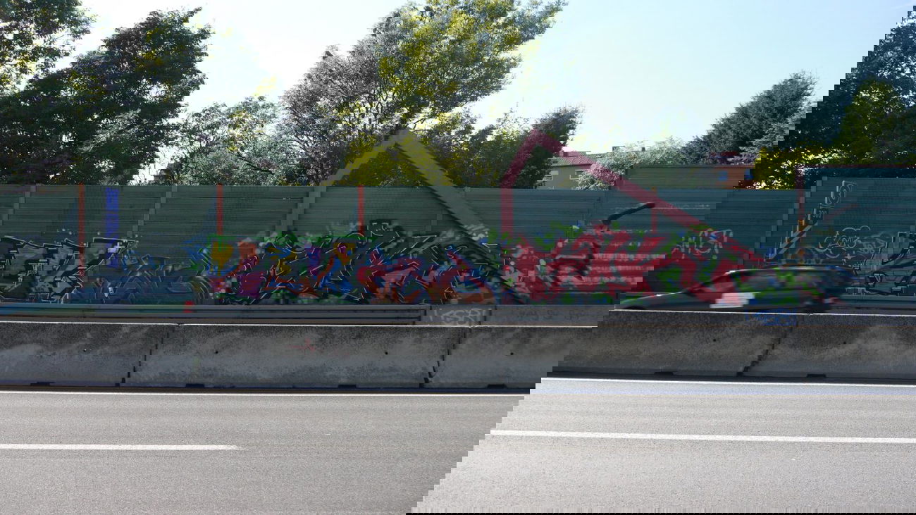 Graffiti Bombing - Photo by crazyg - kev, anc, gak (2013)