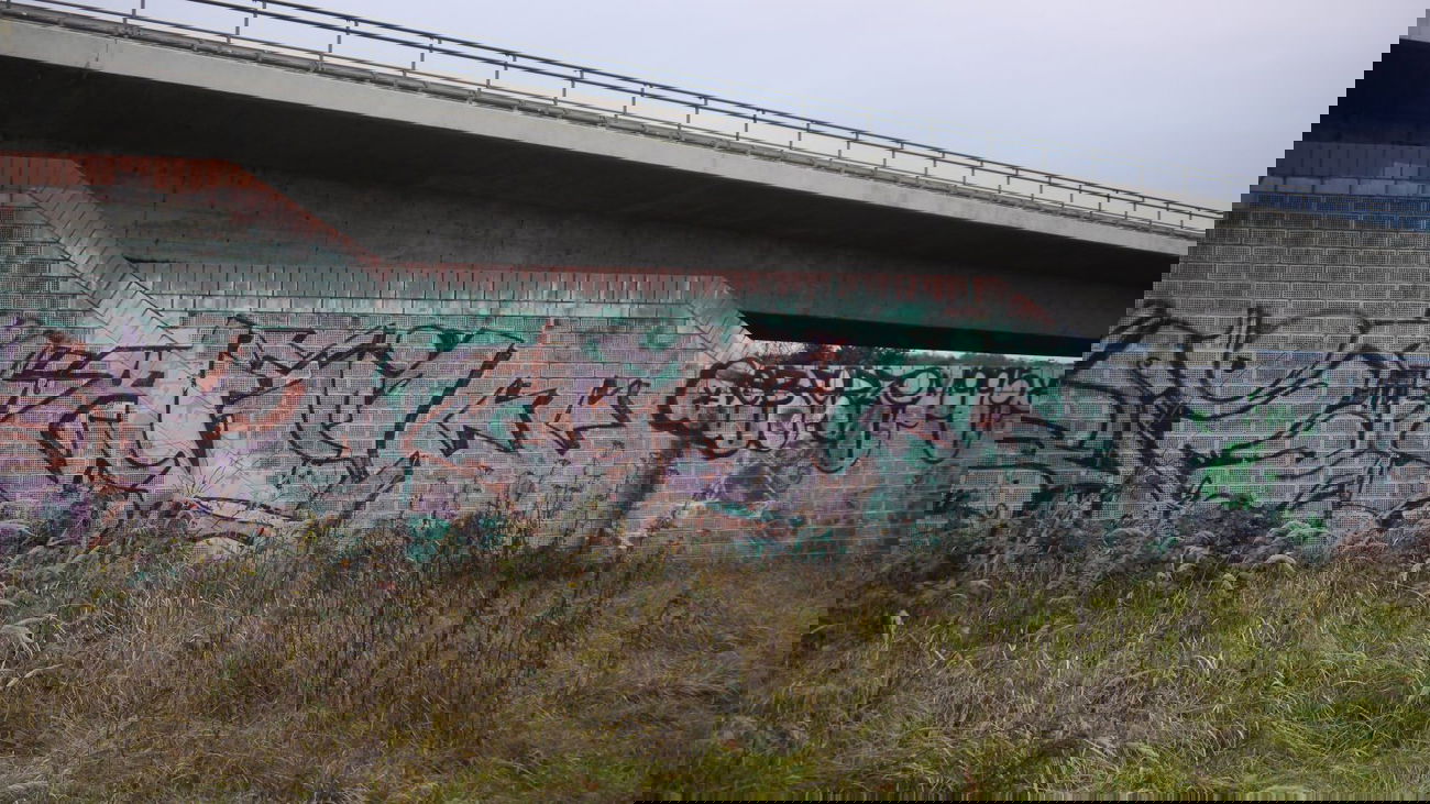 Graffiti Wall in Saarbrücken - Photo by crazyg - ron, agil