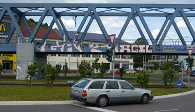 Graffiti Bombing - Photo by crazyg - vogelfotograf, kombi, stahl