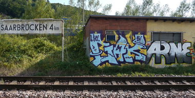 Graffiti Wall - Photo by crazyg - line, saar, line