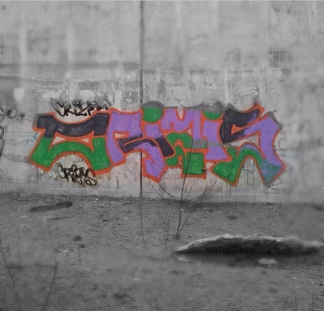 Graffiti Wall - Photo by creezes