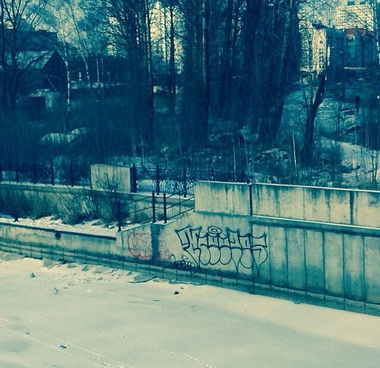 Graffiti Bombing - Photo by creezes