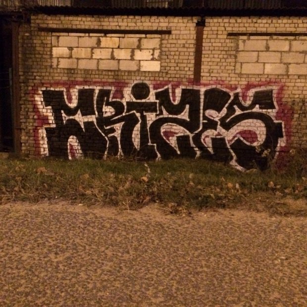 Graffiti Wall - Photo by creezes