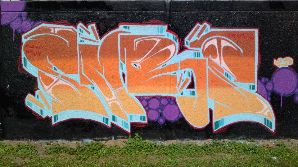 Graffiti Wall - Photo by creiser