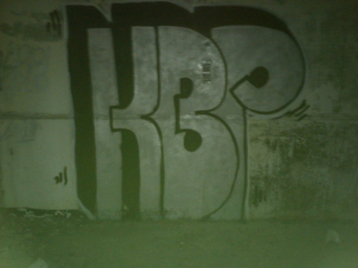 Graffiti Bombing - Photo by crewKBP - kbp (2013)